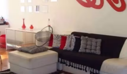 Lindo quarto e sala, na 1ª quadra da praia de Icar
