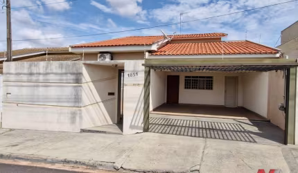Casa térrea à venda próximo ao centro da cidade - Bady Bassit/SP
