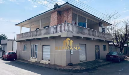 Sobrado  à venda por R$ 700.000 - Profilurb I - Foz do Iguaçu/PR