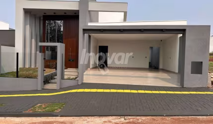 CASA NA VILA INDUSTRIAL DE ALTO PADRAO, COM 1 SUITE MASTER E MAIS  DUAS SUITES