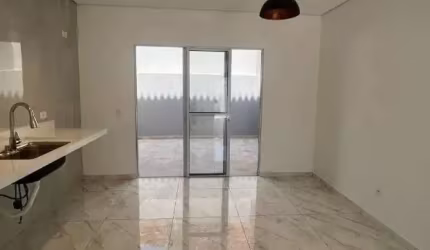 Casa com 2 quartos à venda na Maria Eugênia Pereira, 31, Jardim Itanguá, Sorocaba por R$ 370.000