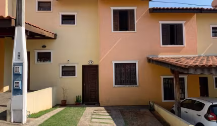 Casa em condomínio fechado com 3 quartos à venda na Victor Alfarano, 576, Jardim Santa Cecília, Sorocaba por R$ 300.000