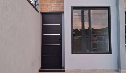 Casa com 2 quartos à venda na Doutor Ulysses Guimarães, 906, Parque das Laranjeiras, Sorocaba por R$ 215.000