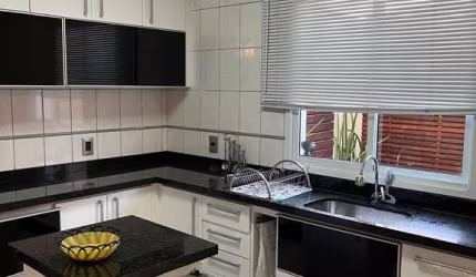 Casa em condomínio fechado com 2 quartos à venda na Adalberto Panzan, 400, Boa Vista, Sorocaba por R$ 694.900