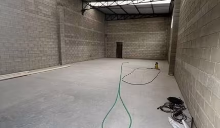 Barracão / Galpão / Depósito à venda na Elza Salvestro Bonilha, 5, Além Ponte, Sorocaba por R$ 750.000