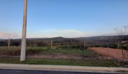 Terreno à venda na Rua Adelina Monari, 6, Vila Santo Antônio, Votorantim por R$ 140.000