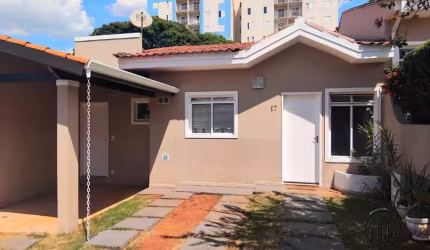 Casa em condomínio fechado com 3 quartos à venda na Reinero Corradini, 400, Recreio Marajoara, Sorocaba por R$ 350.000