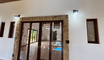 Chácara / sítio com 5 quartos à venda na Joana Ramos de Moura, 347, Jundiaquara, Araçoiaba da Serra por R$ 1.250.000