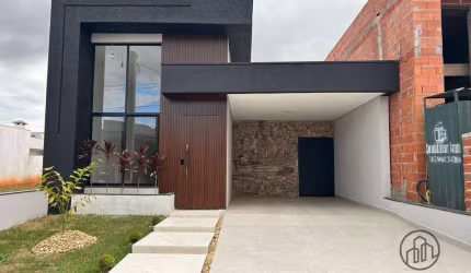 Casa em condomínio fechado com 3 quartos à venda na Avenida Doutor José Caetano Graziosi, 955, Wanel Ville, Sorocaba por R$ 899.000