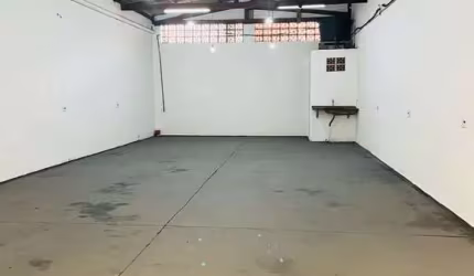 Barracão / Galpão / Depósito à venda na Francisco Jerônimo Leite, 88, Jardim São Guilherme, Sorocaba por R$ 550.000