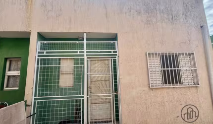 Casa em condomínio fechado com 2 quartos à venda na Rua Quirino de Mello, 1200, Aparecidinha, Sorocaba por R$ 159.900
