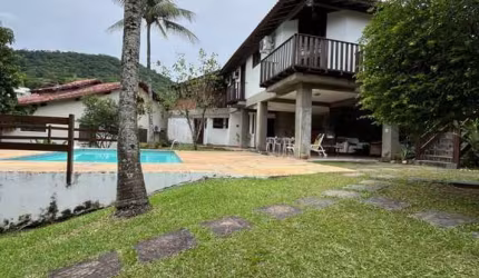 Casa em condomínio fechado com 3 quartos à venda na Condomínio Vale de Itaipu, Itaipu, Niterói, 701 m2 por R$ 2.200.000
