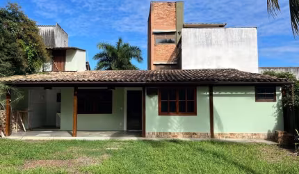 Casa com 2 quartos para alugar na Rua 61, Itaipu, Niterói, 450 m2 por R$ 2.500