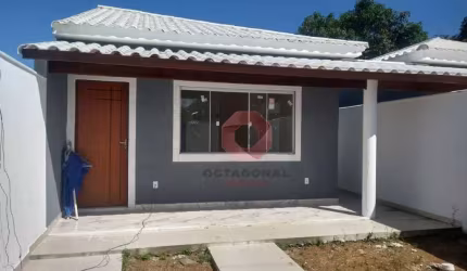 Casa com 2 dormitórios à venda, 80 m² por R$ 370.000,00 - São José do Imbassaí - Maricá/RJ