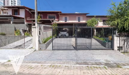 Casa com 3 dormitórios à venda, 102 m² por R$ 530.000,00 - Água Verde - Blumenau/SC