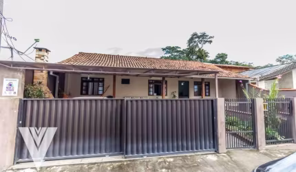 Casa com 3 dormitórios à venda, 234 m² por R$ 550.000,00 - Água Verde - Blumenau/SC
