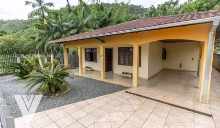 Casa com 3 dormitórios à venda, 178 m² por R$ 550.000,00 - Velha - Blumenau/SC