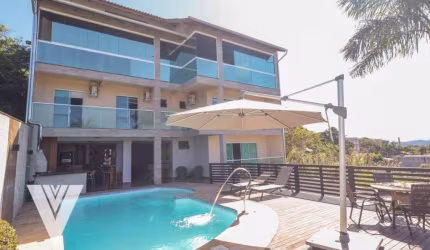 Casa com 4 dormitórios à venda, 529 m² por R$ 1.790.000,00 - Água Verde - Blumenau/SC