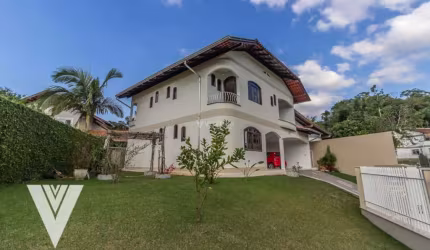Casa com 4 dormitórios à venda, 242 m² por R$ 1.900.000,00 - Garcia - Blumenau/SC