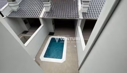 Casa com 3 dormitórios, sendo 1 suíte com sacada à venda, 126 m² por R$ 730.000 - Velha - Blumenau/SC