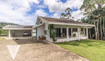 Casa com 3 dormitórios à venda, 470 m² por R$ 2.400.000,00 - Vila Itoupava - Blumenau/SC