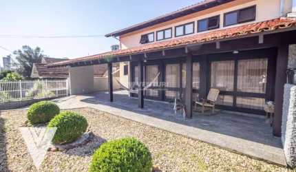 Casa com 3 dormitórios à venda, 260 m² por R$ 1.299.000 - Velha - Blumenau/SC