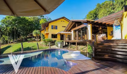Casa com 3 dormitórios, sendo 1 SUÍTE à venda, 520 m² por R$ 1.590.000 - Badenfurt - Blumenau/SC