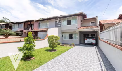 Casa com 3 dormitórios à venda, 93 m² por R$ 690.000,00 - Velha - Blumenau/SC
