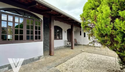 Casa com 4 dormitórios à venda, 241 m² por R$ 1.000.000,00 - Velha - Blumenau/SC