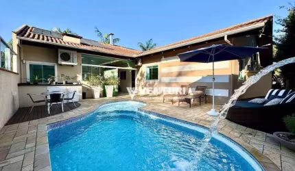 Casa com 3 dormitórios à venda, 184 m² por R$ 1.200.000,00 - Água Verde - Blumenau/SC