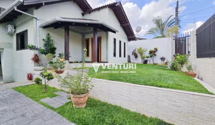 Casa com 4 dormitórios à venda, sendo 2 suítes, 1 suíte com closet, hidromassagem e sacada, 330 m² por R$ 1.930.000 - Escola Agrícola - Blumenau/SC