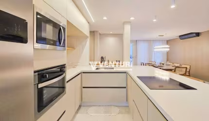 Casa com 3 dormitórios, sendo 1 suíte com hidromassagem à venda, 245 m² por R$ 2.000.000 - Velha - Blumenau/SC