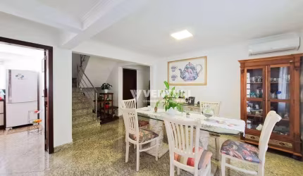 Casa com 3 dormitórios à venda, 314 m² por R$ 1.100.000,00 - Victor Konder - Blumenau/SC