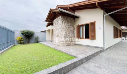Casa com 4 dormitórios à venda, 203 m² por R$ 900.000,00 - Velha - Blumenau/SC