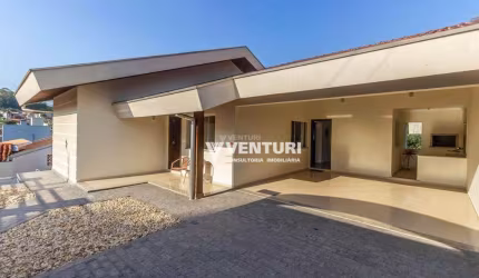 Casa com 4 dormitórios para alugar, 172 m² por R$ 5.394,49/mês - Água Verde - Blumenau/SC