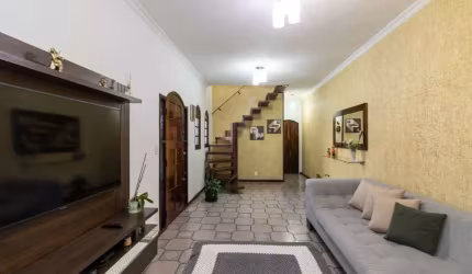 Sobrado para venda com 3 quartos, sendo 1 suíte, 188m²