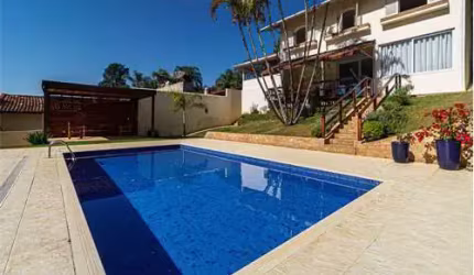 Casa tipo para venda com 4 quartos, sendo 2 suítes, 350m²