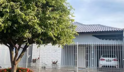 Casa tipo para venda com 2 quartos, sendo 1 suíte, 97m²
