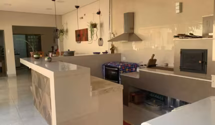 Casa de vila para venda com 2 quartos, sendo 2 suítes, 170m²