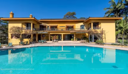 Casa no condomínio Jardim Iolanda para venda e locação com 6 quartos, sendo 3 suítes, 1,224m²
