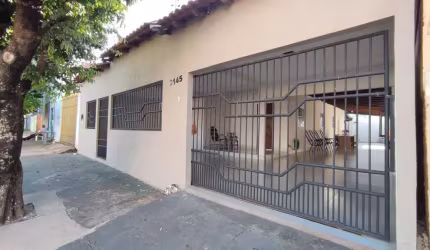 Casa tipo para venda com 3 quartos, sendo 1 suíte, 247m²