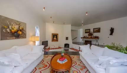 Casa tipo para venda com 4 quartos, sendo 2 suítes, 295m²