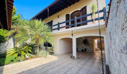Casa de vila para venda com 2 quartos, sendo 1 suíte, 219m²