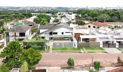 Casa tipo para venda com 5 quartos, 610m²