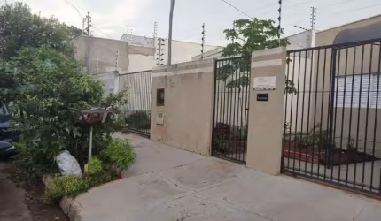 Casa tipo para venda com 2 quartos, 67m²