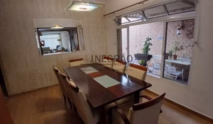 Imperdível oportunidade: Casa à venda no Ipiranga, São Paulo-SP com 4 quartos, 2 suítes e 6 vagas de garagem!
