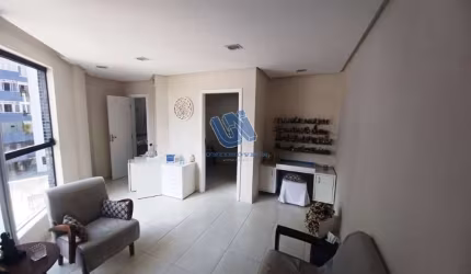 Sala comercial com 30m2 no Itaigara