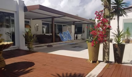 Maravilhosa Casa com Quatro Suítes Decorada e Mobiliada com terreno de 971,40 m2 em Villas do Atlântico