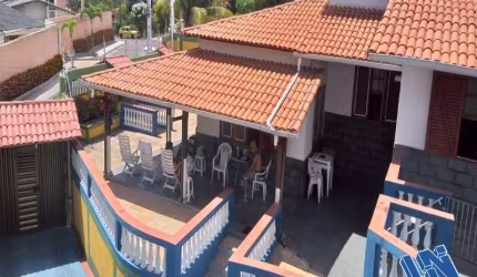 Casa com 216m2 de área construida e 635m2 de terreno em Itapua