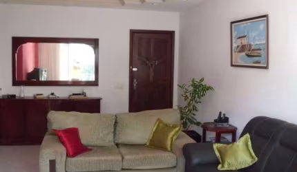 Apartamento 3 quartos sendo 1 suítes 140m2 no Costa Azul